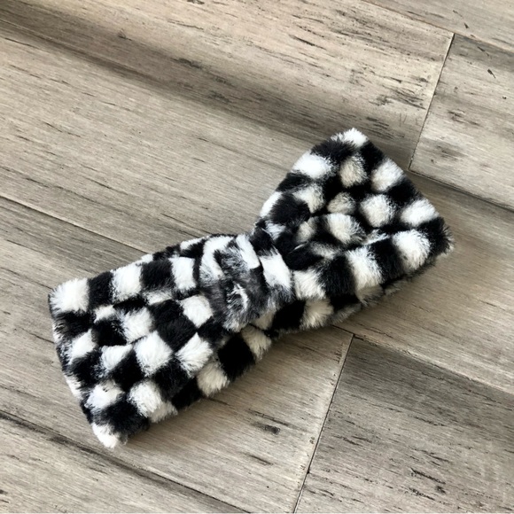 World Market Check Print Fuzzy Faux Fur Headband Head Wrap Earmuff - Picture 3 of 5